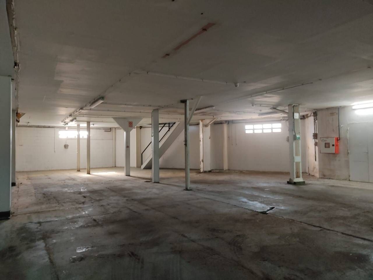 Nau industrial de lloguer en Montcada i Reixac