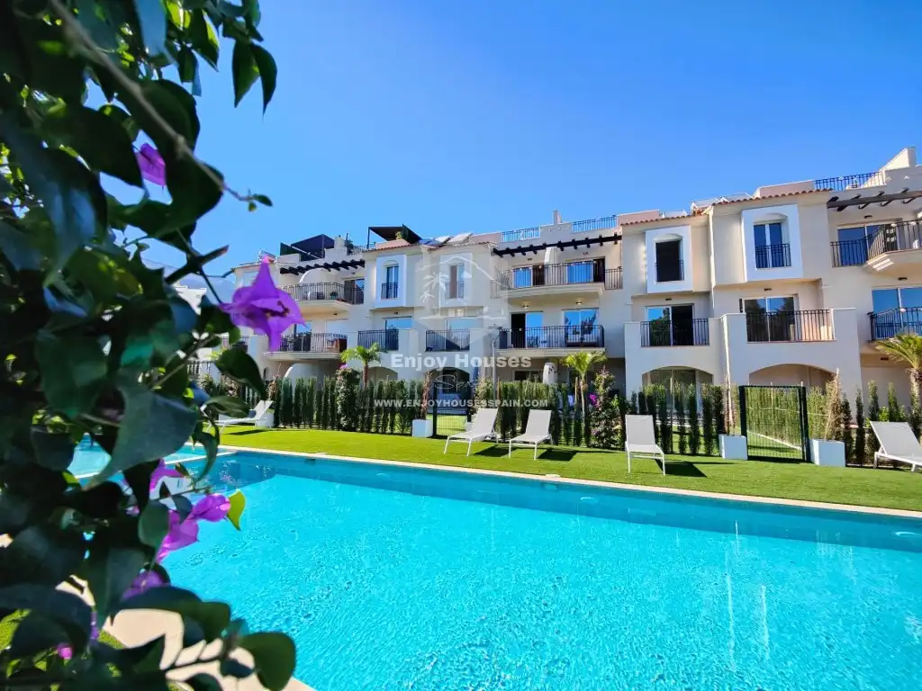 Apartamento con piscina en venta en El Montgó