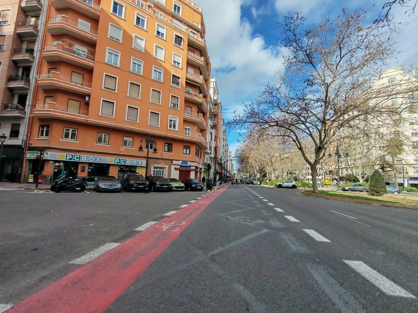 Vista exterior de Oficina de alquiler en Valencia con Aire acondicionado