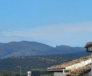 Vista exterior de Casa o xalet en venda en Ronda amb Jardí privat i Moblat