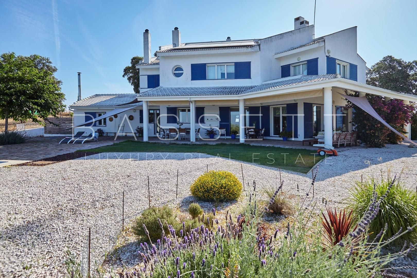 Garden of Country house for sale in La Carolina  with Air Conditioner, Heating and Private garden