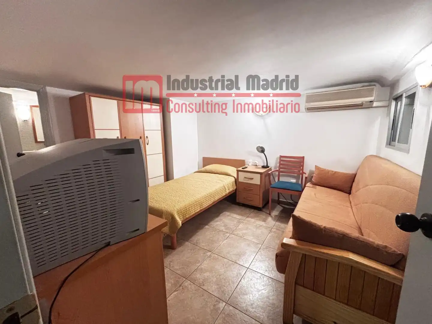 Bedroom of Industrial buildings for sale in Loeches