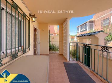 Bungalow con piscina en venta en Orihuela Costa