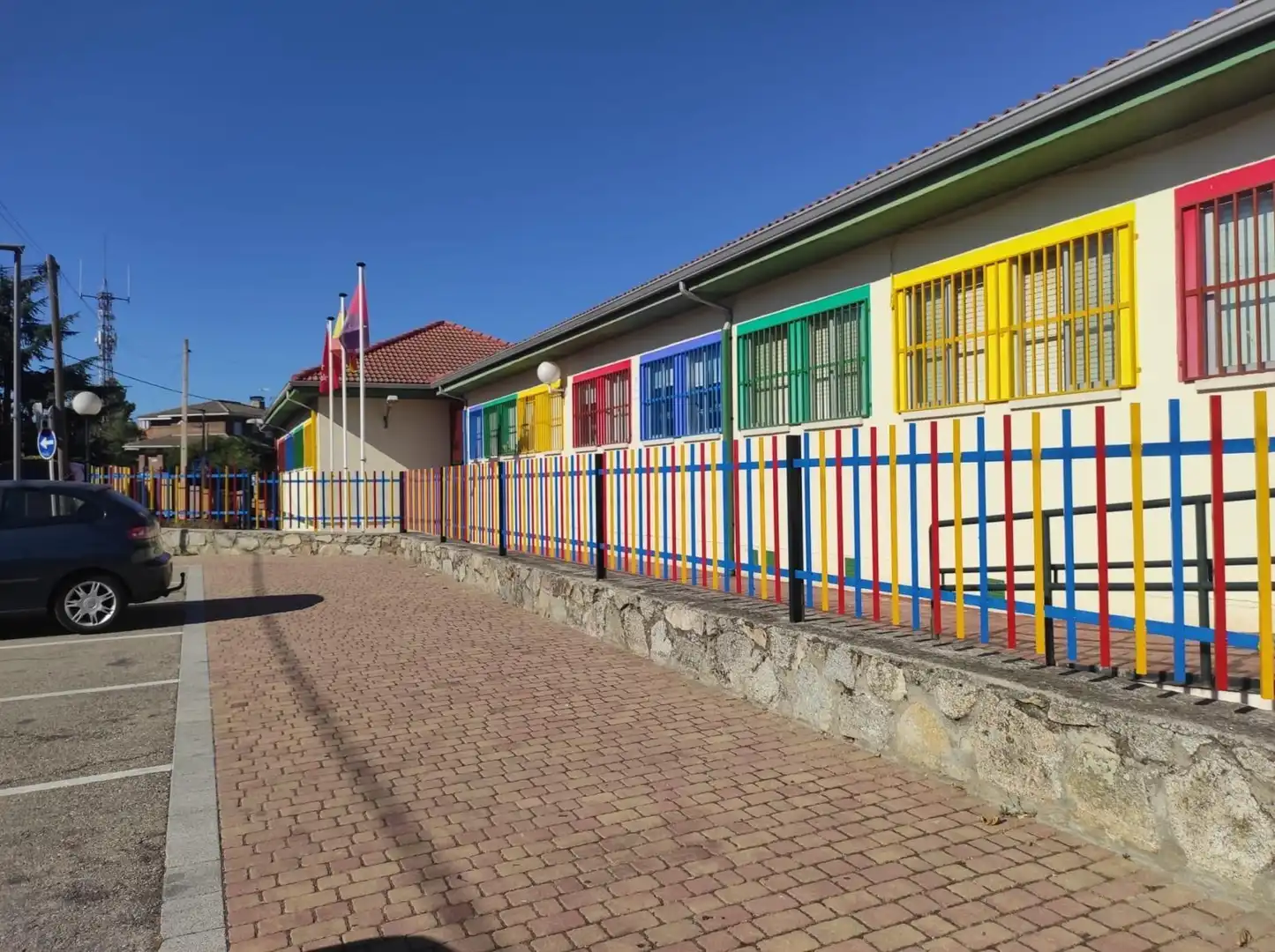 Vista exterior de Pis en venda en Navalagamella amb Calefacció, Terrassa i Moblat