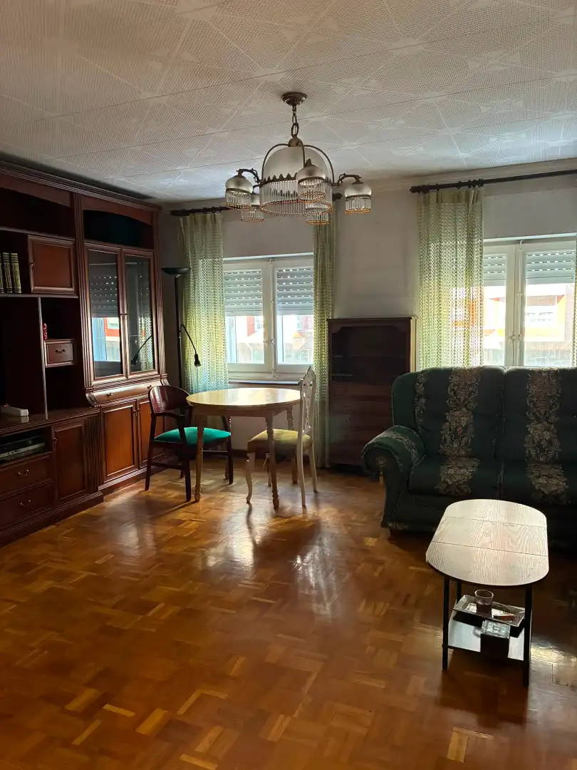 Sala de estar de Piso en venta en Zaragoza con Calefacción, Amueblado y Horno