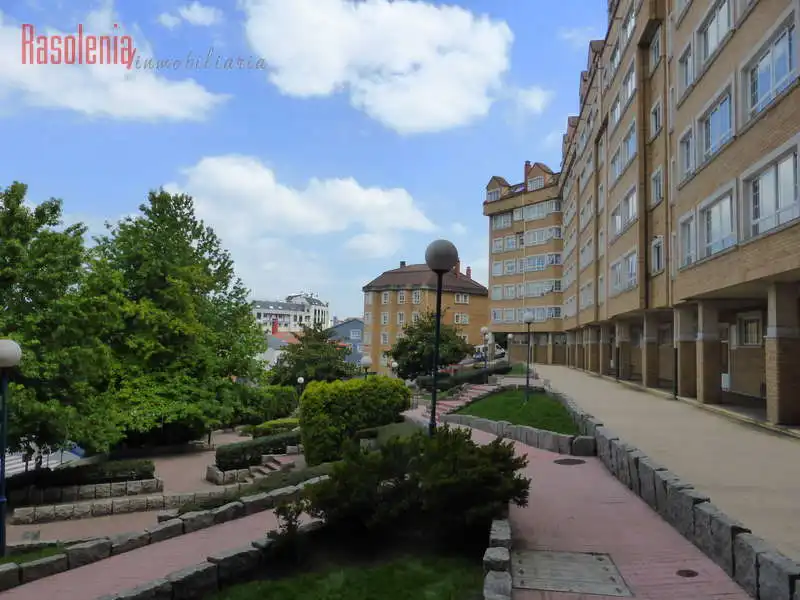 Apartament amb ascensor en venda a Miguel González Garcés 69, imagen 2