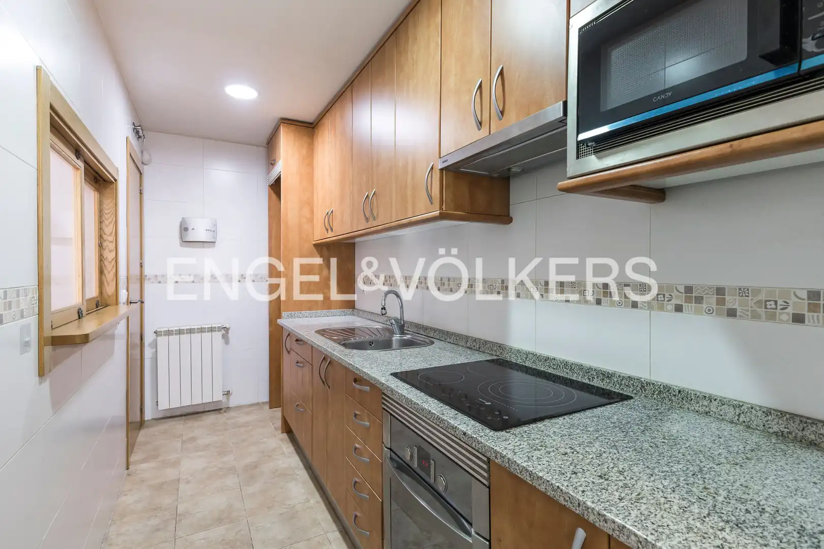 Kitchen of Flat for sale in Madrid  with Air Conditioner, Heating and Parquet flooring