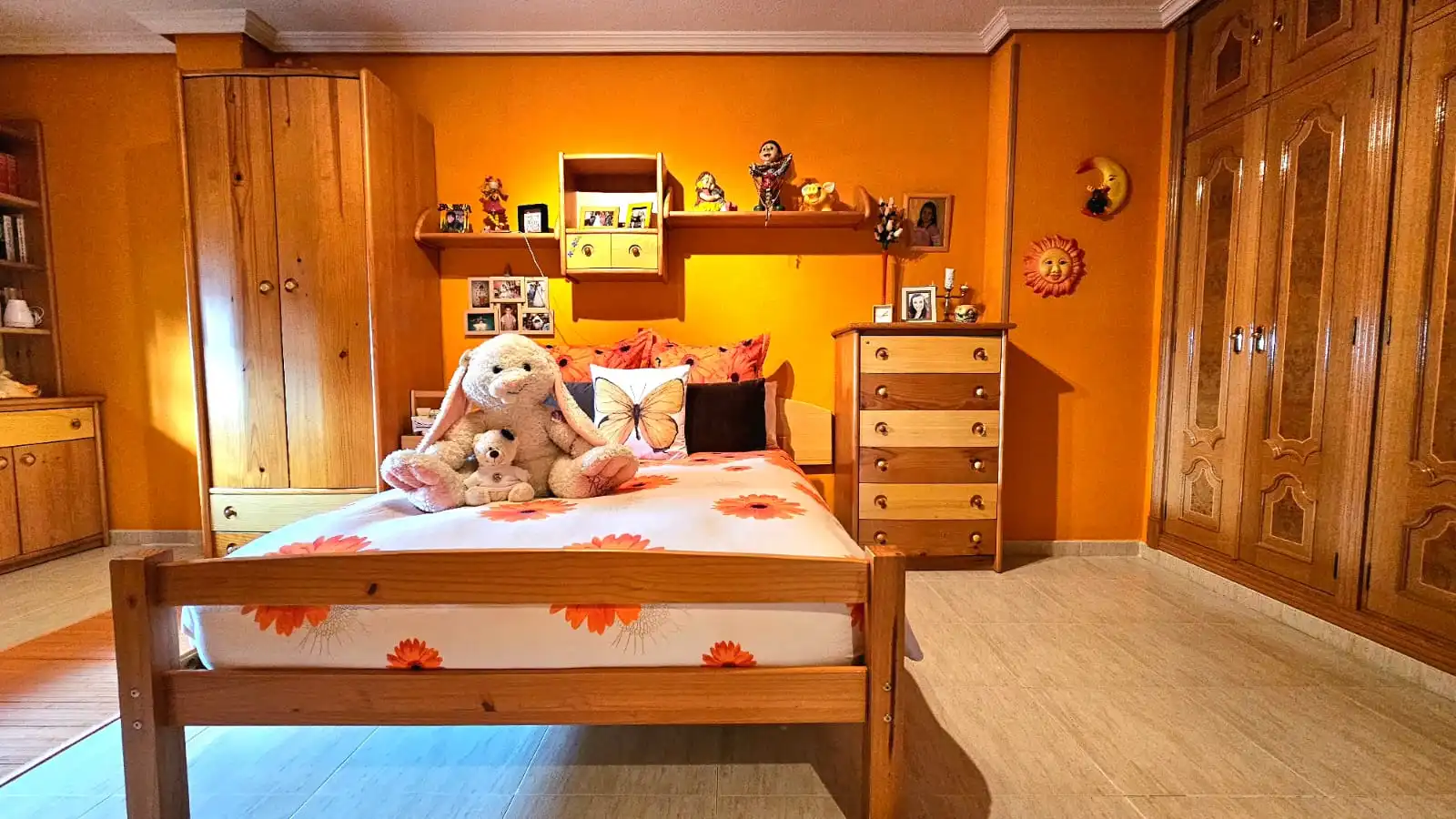 Habitación de Casa adosada en venta en Torrejón de la Calzada con Aire acondicionado, Calefacción y Jardín privado