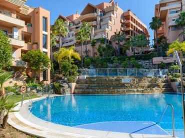 Apartament amb piscina en venda a Nueva Andalucía