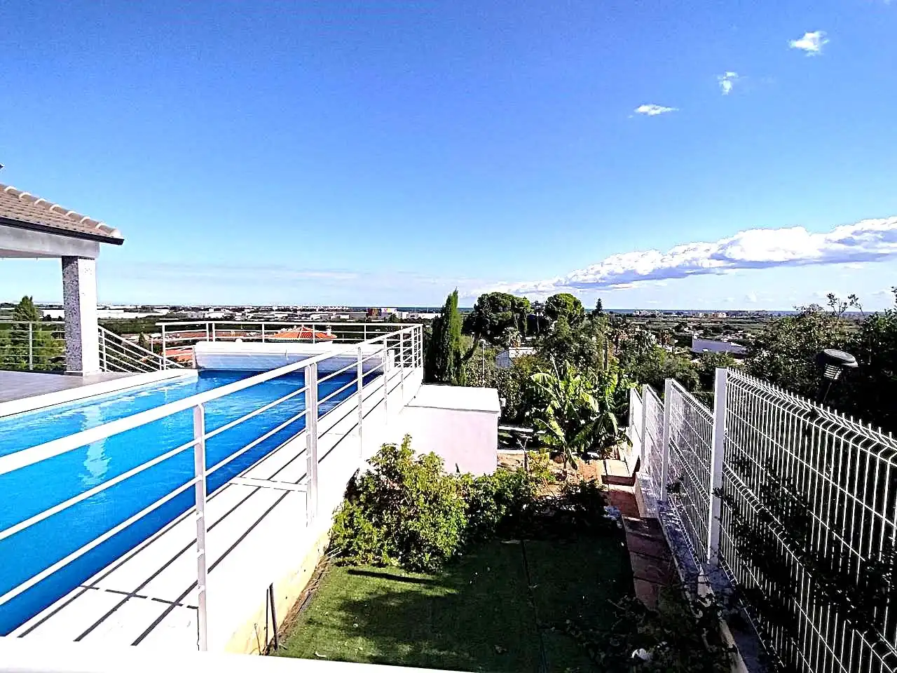 Piscina de Casa o xalet en venda en Oliva amb Aire condicionat, Jardí privat i Terrassa