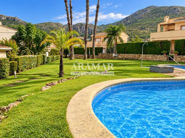Villa con piscina in vendita a Pego