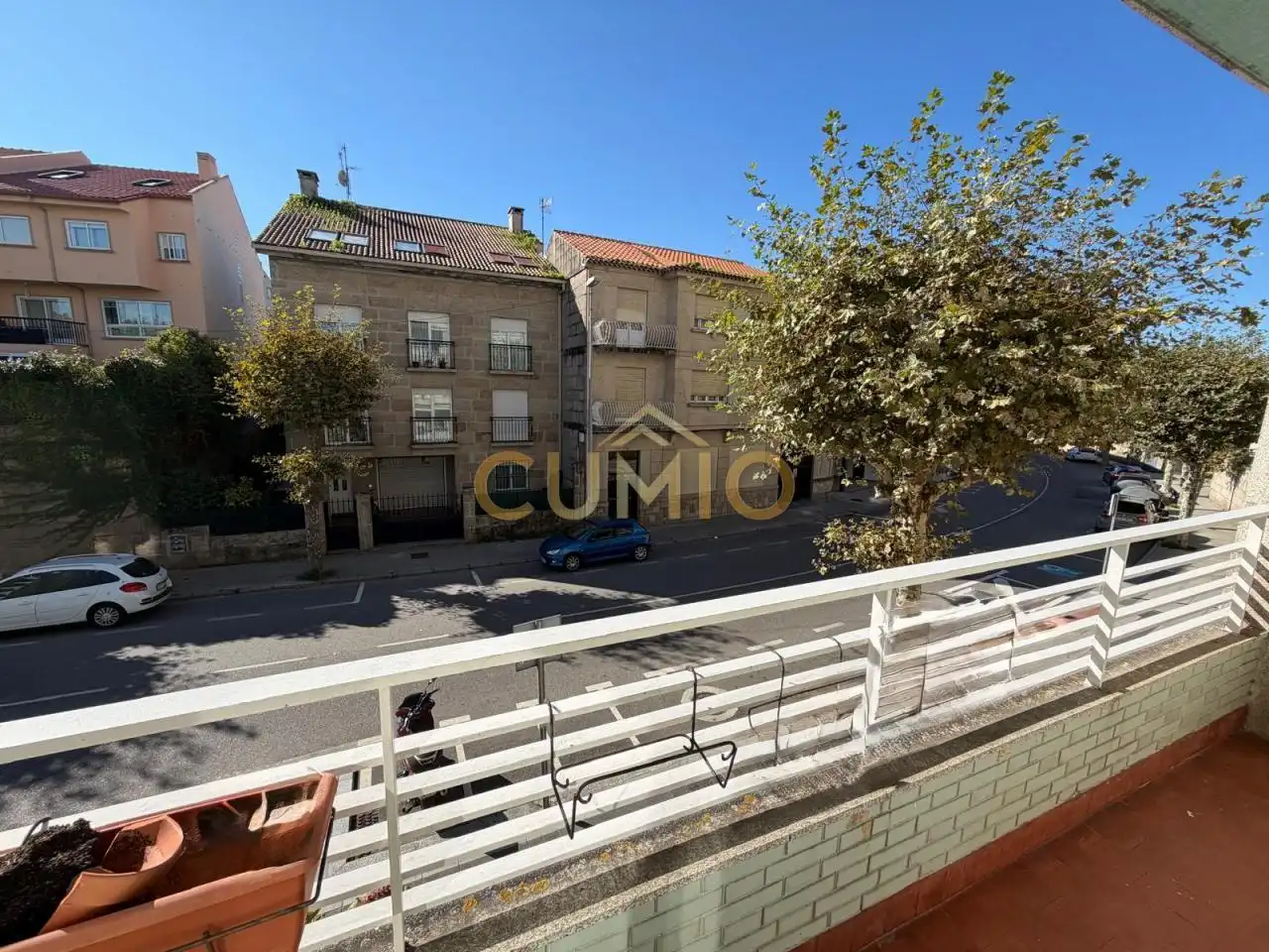 Vista exterior de Piso en venta en Vigo  con Calefacción, Parquet y Terraza