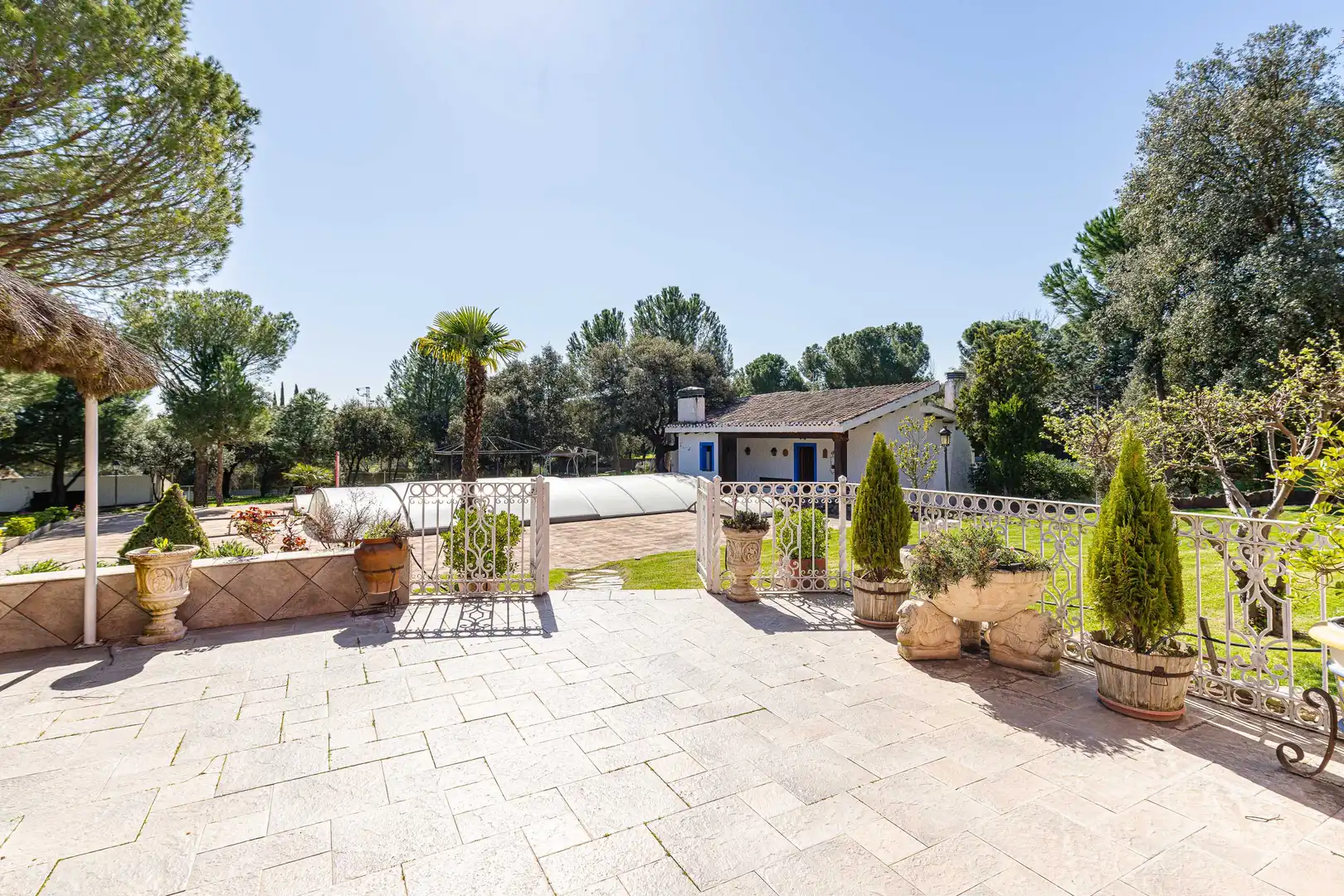 Garden of Houses for sale in Villanueva de la Cañada  with Air Conditioner, Heating and Private garden