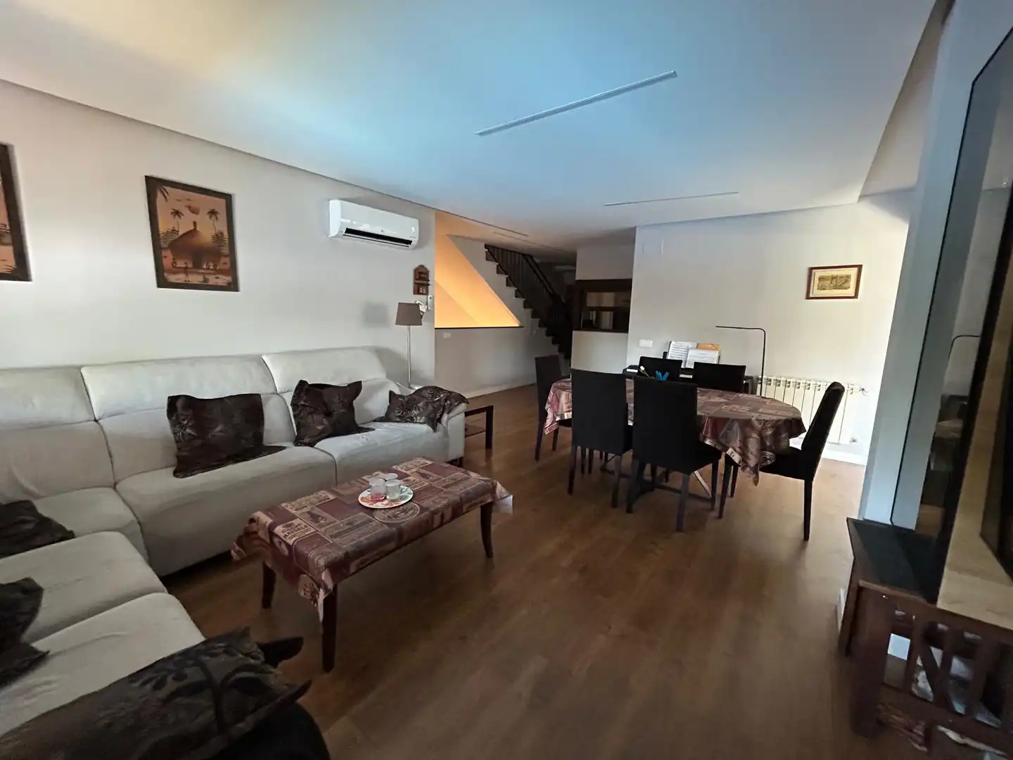 Sala de estar de Casa adosada en venta en Ciudad Real con Aire acondicionado, Calefacción y Jardín privado