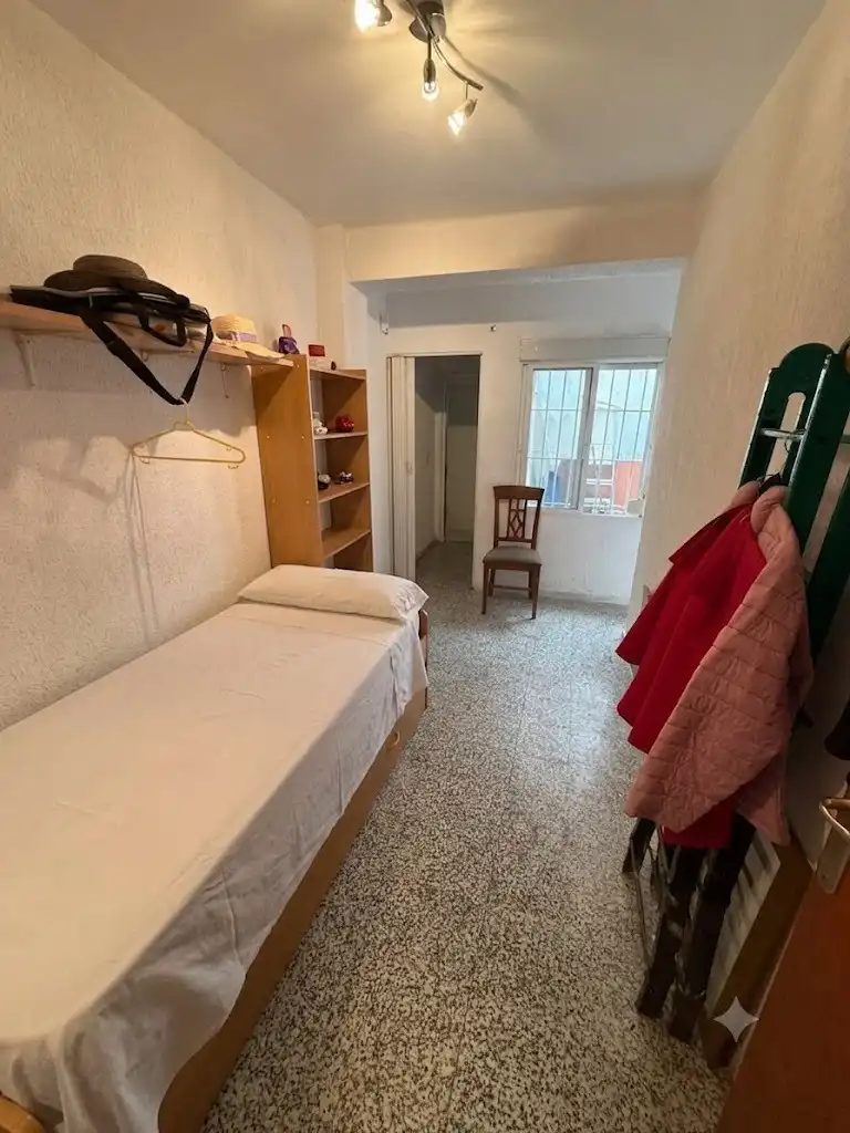 Dormitori de Pis en venda en Huelva amb Aire condicionat, Moblat i Alarma