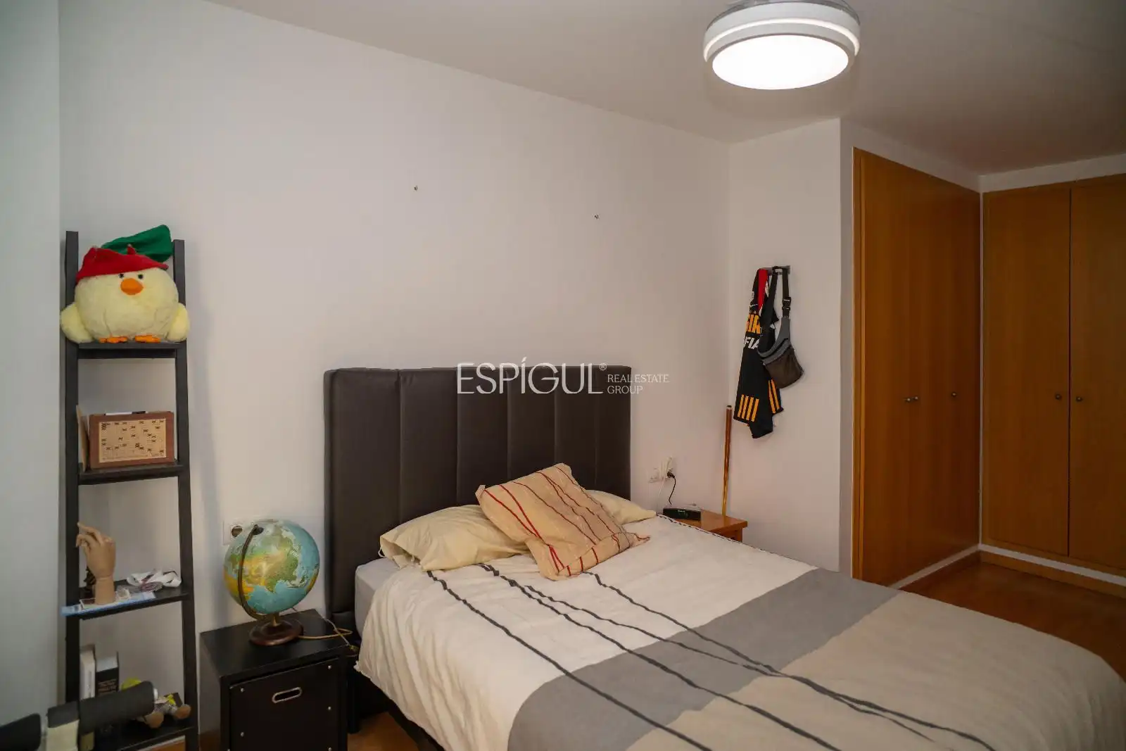 Bedroom of Flat for sale in Girona  with Air Conditioner, Heating and Terrace