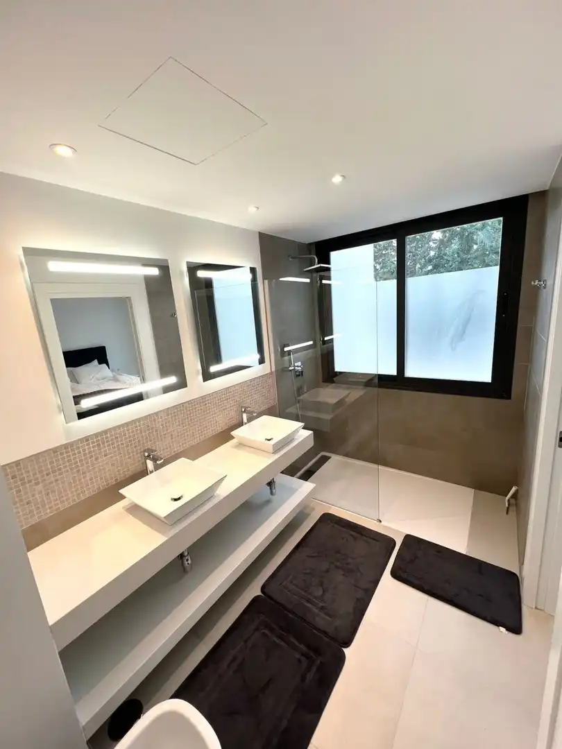 Baño de Casa adosada de alquiler en Estepona con Jardín privado, Terraza y Trastero