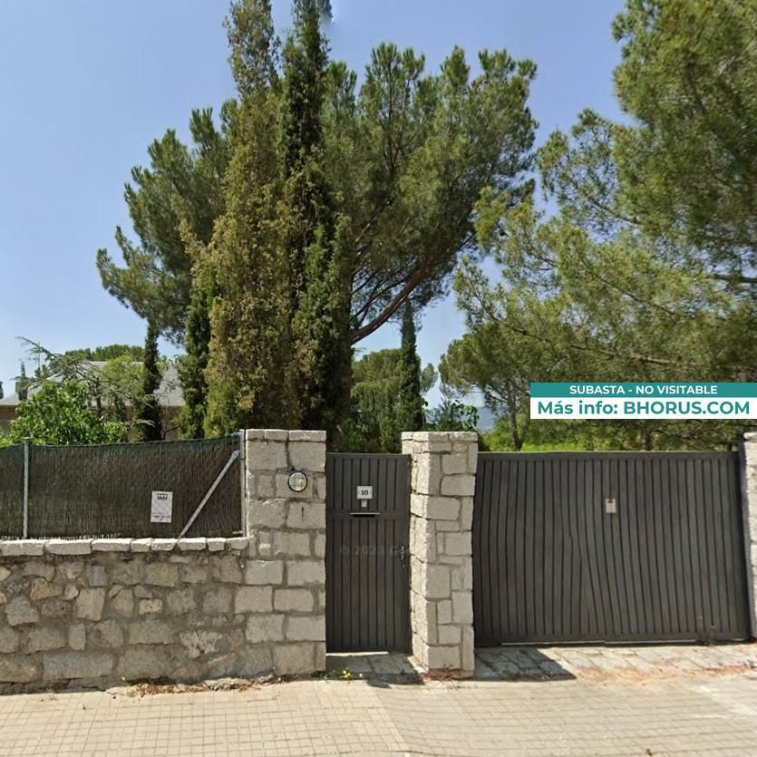 Vista exterior de Casa o xalet en venda en Colmenarejo amb Jardí privat i Piscina