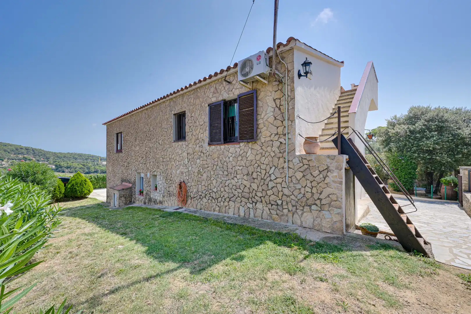Vista exterior de Casa o xalet en venda en Vall-llobrega amb Aire condicionat, Calefacció i Jardí privat