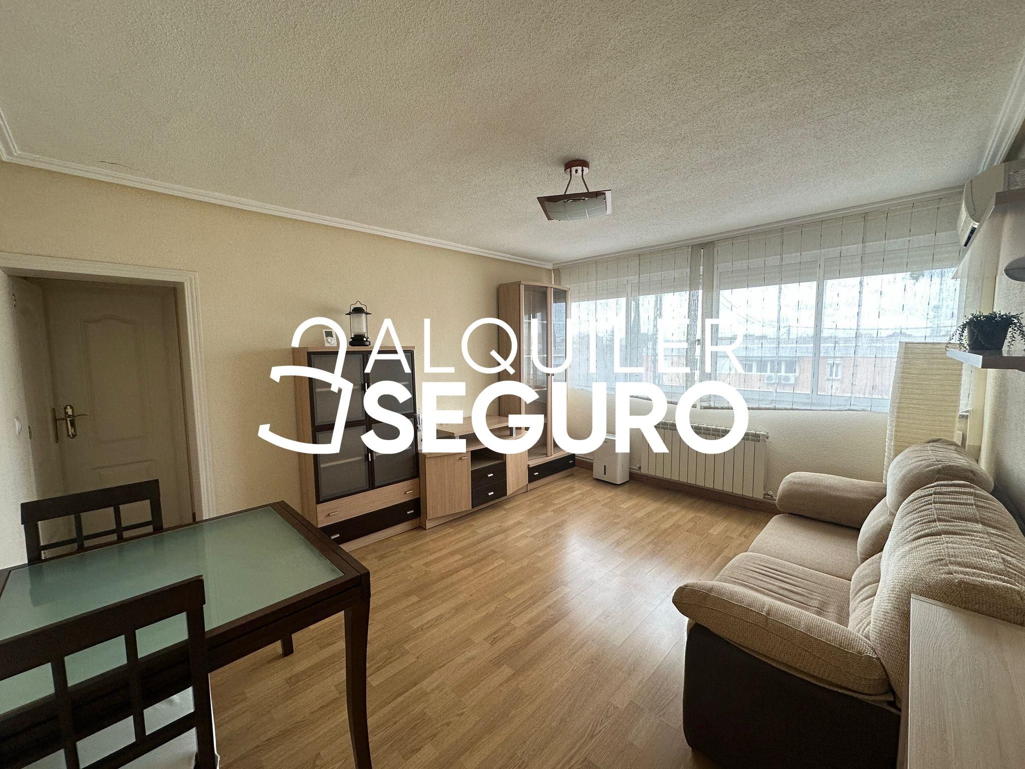 Sala d'estar de Pis de lloguer en  Madrid Capital amb Aire condicionat, Calefacció i Moblat