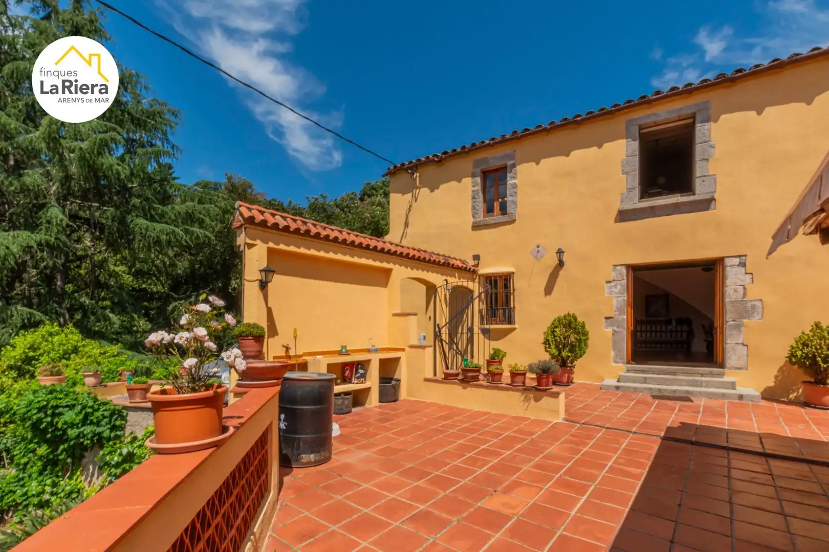 Exterior view of Houses for sale in Arenys de Munt  with Air Conditioner, Heating and Private garden
