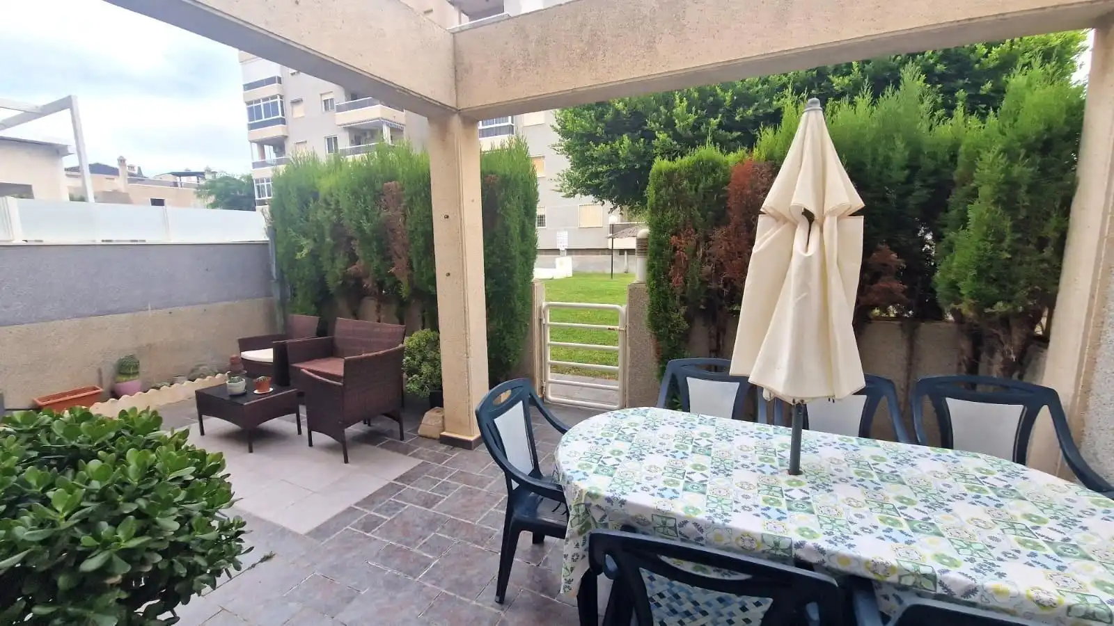 Terraza de Dúplex en venta en Torrevieja con Aire acondicionado, Jardín privado y Terraza