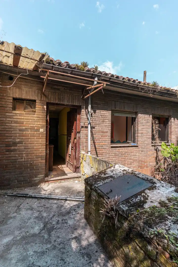 Exterior view of Buildings for sale in Aller