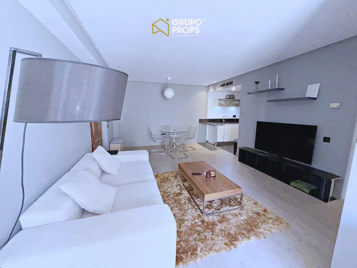 Sala de estar de Piso de alquiler en Madrid con Aire acondicionado, Calefacción y Amueblado