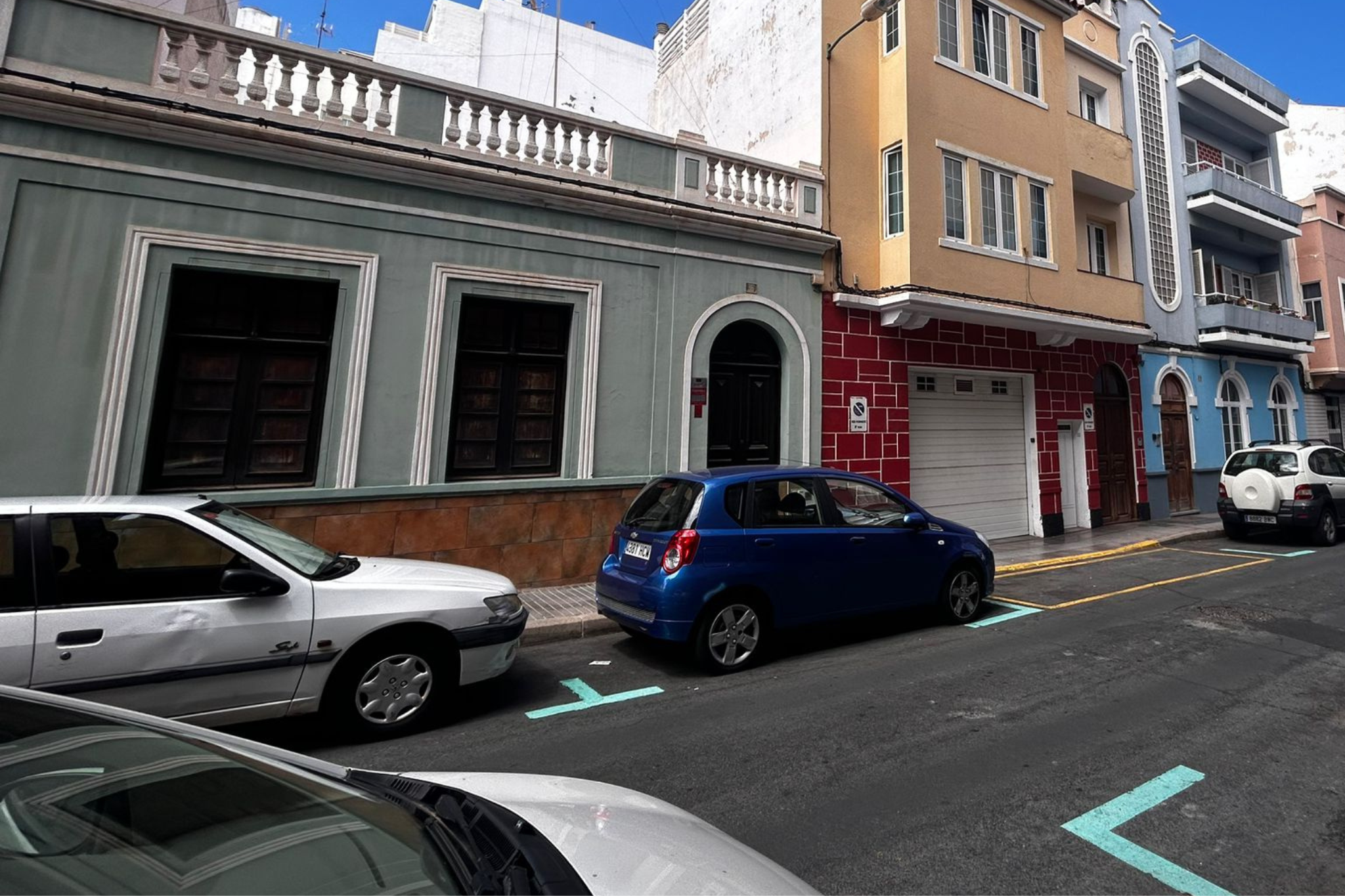 Vista exterior de Casa adosada en venda en Las Palmas de Gran Canaria amb Terrassa i Traster