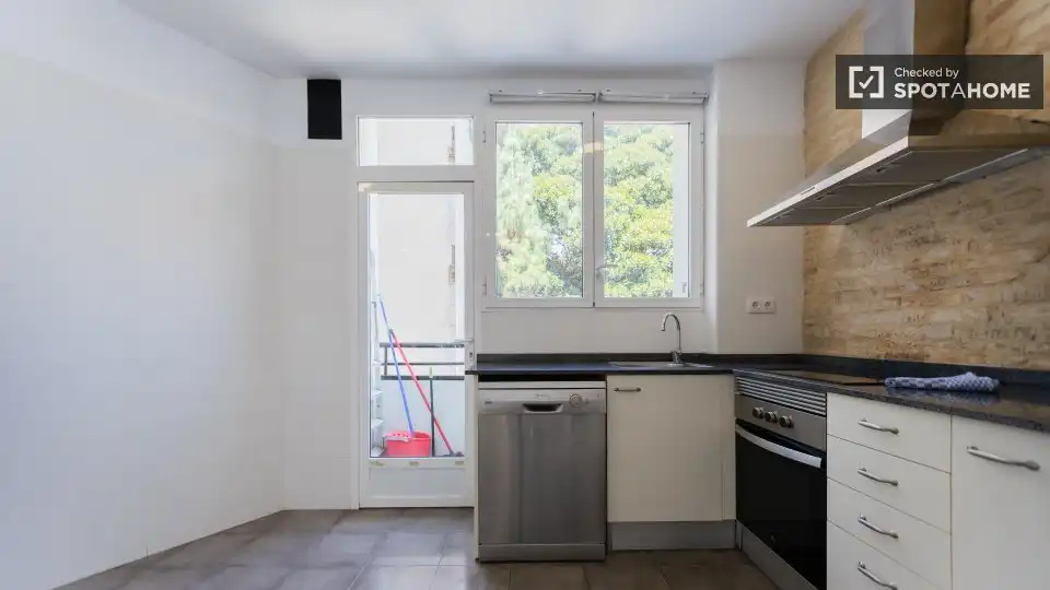 Appartamento con terrazza in affitto a Ciutat Vella, imagen 18