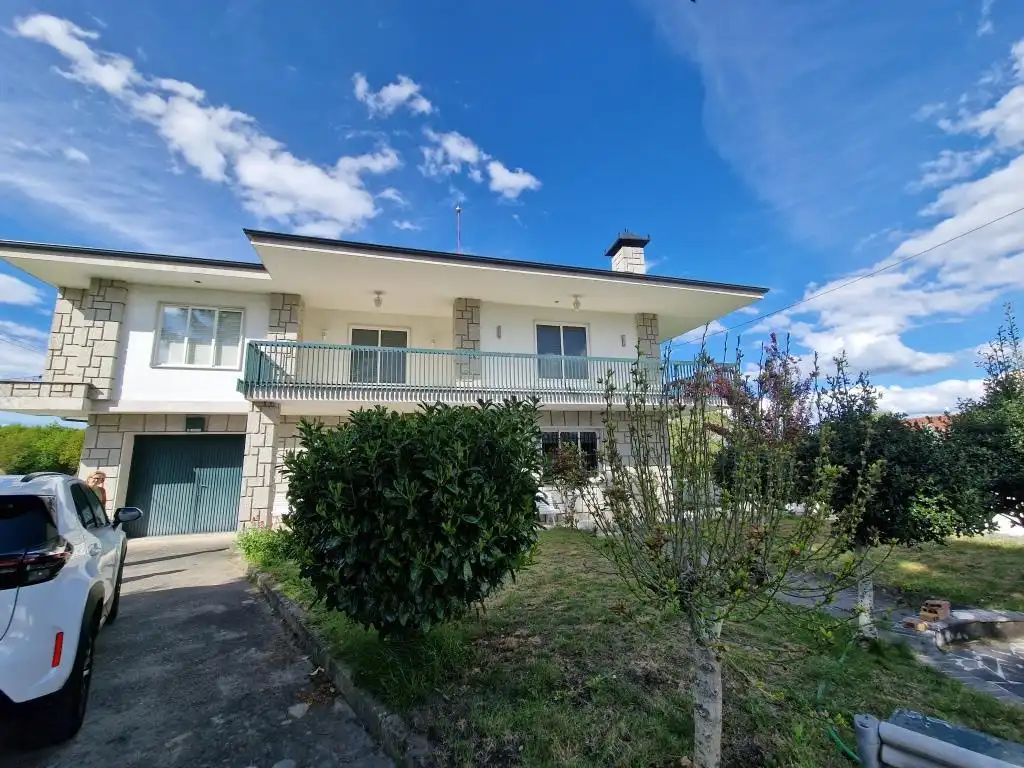 Vista exterior de Casa o xalet en venda en Sandiás amb Calefacció, Jardí privat i Terrassa