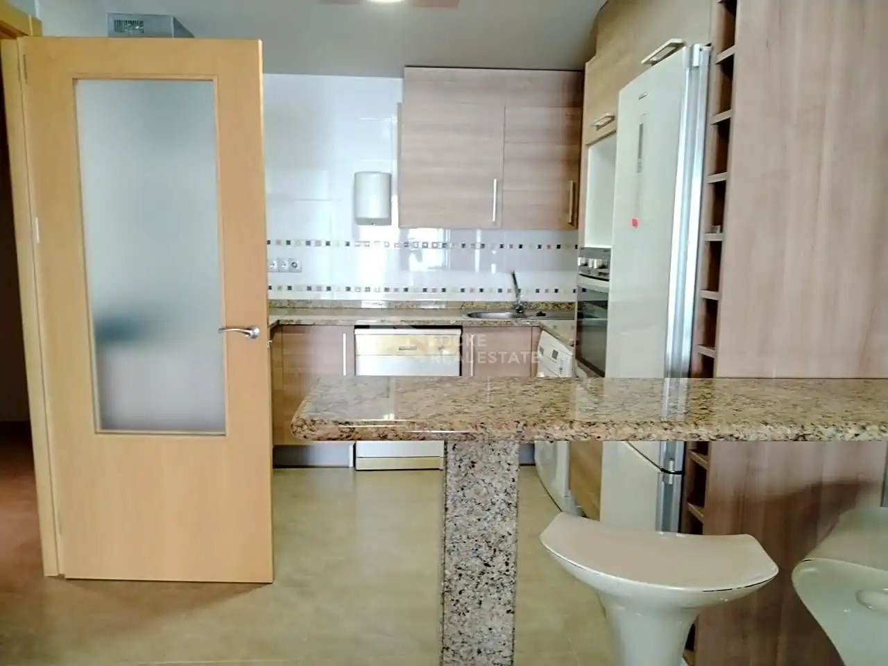 Küche von Wohnung zum Verkauf in Almazora / Almassora mit Klimaanlage, Terrasse und Möbliert