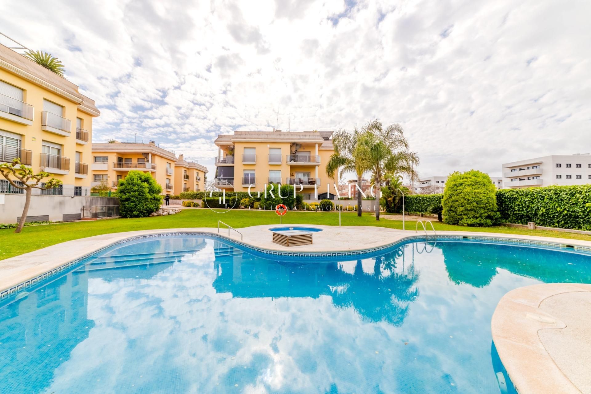 Exterior view of Flat for sale in Cubelles  with Air Conditioner, Heating and Terrace