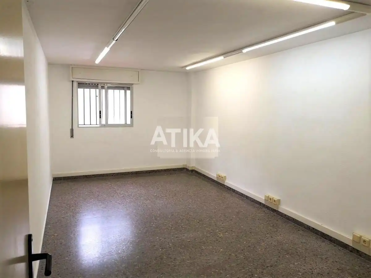 Oficina de lloguer a Sant Josep - Zona Hospital