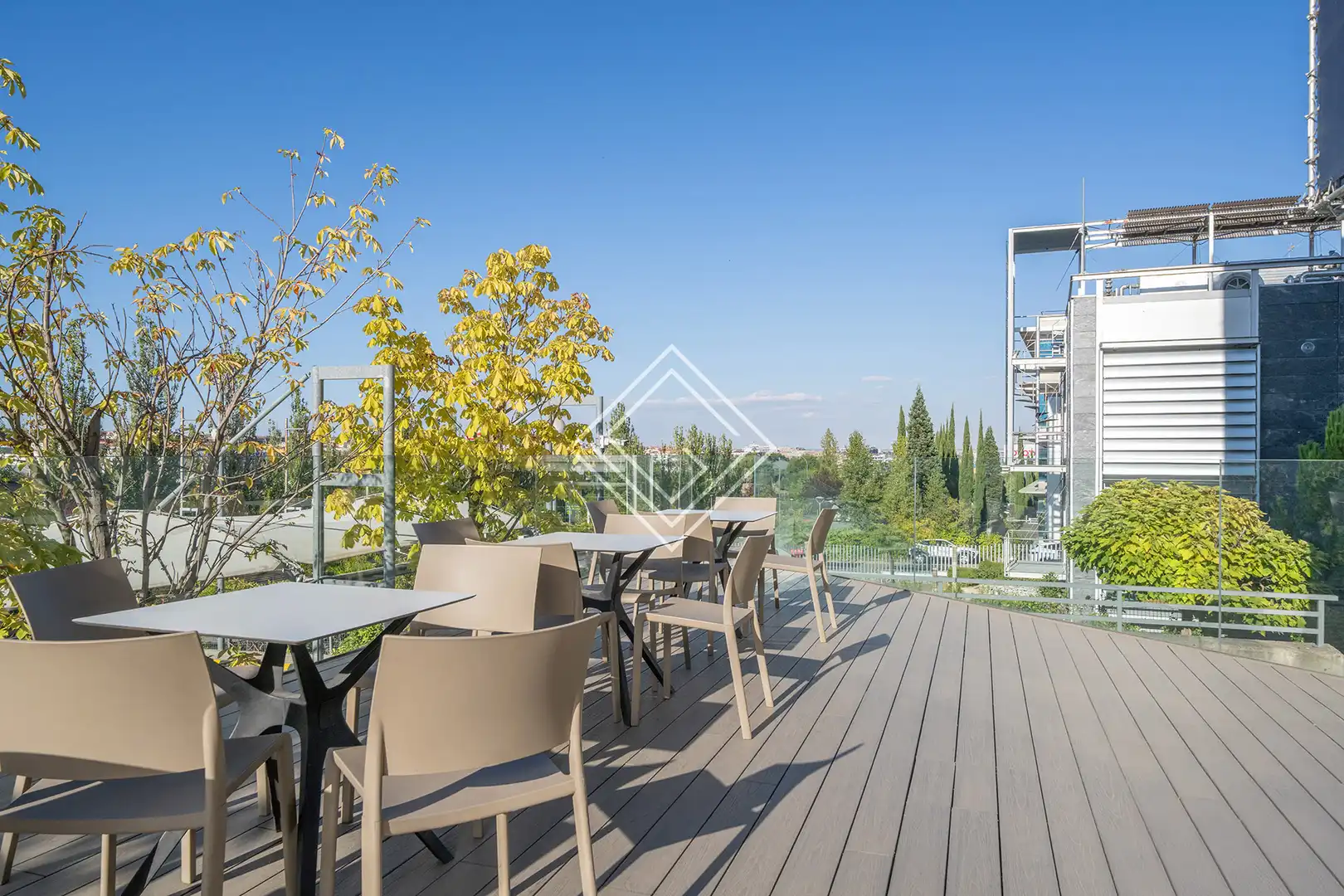 Terraza de Oficina de alquiler en La Moraleja con Calefacción
