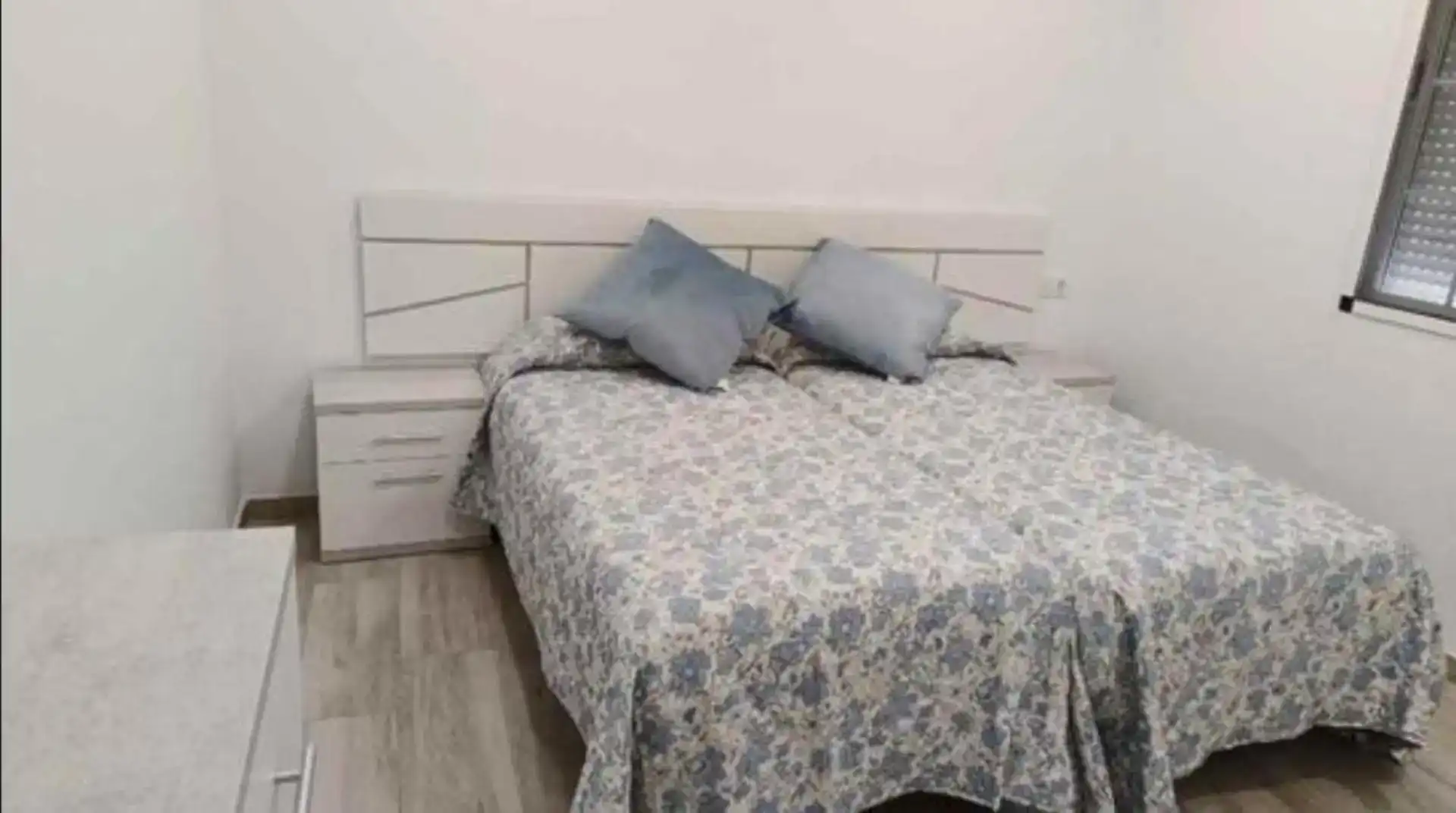 Schlafzimmer von Erdgeschoss zur Miete in Córdoba mit Klimaanlage, Möbliert und Ofen