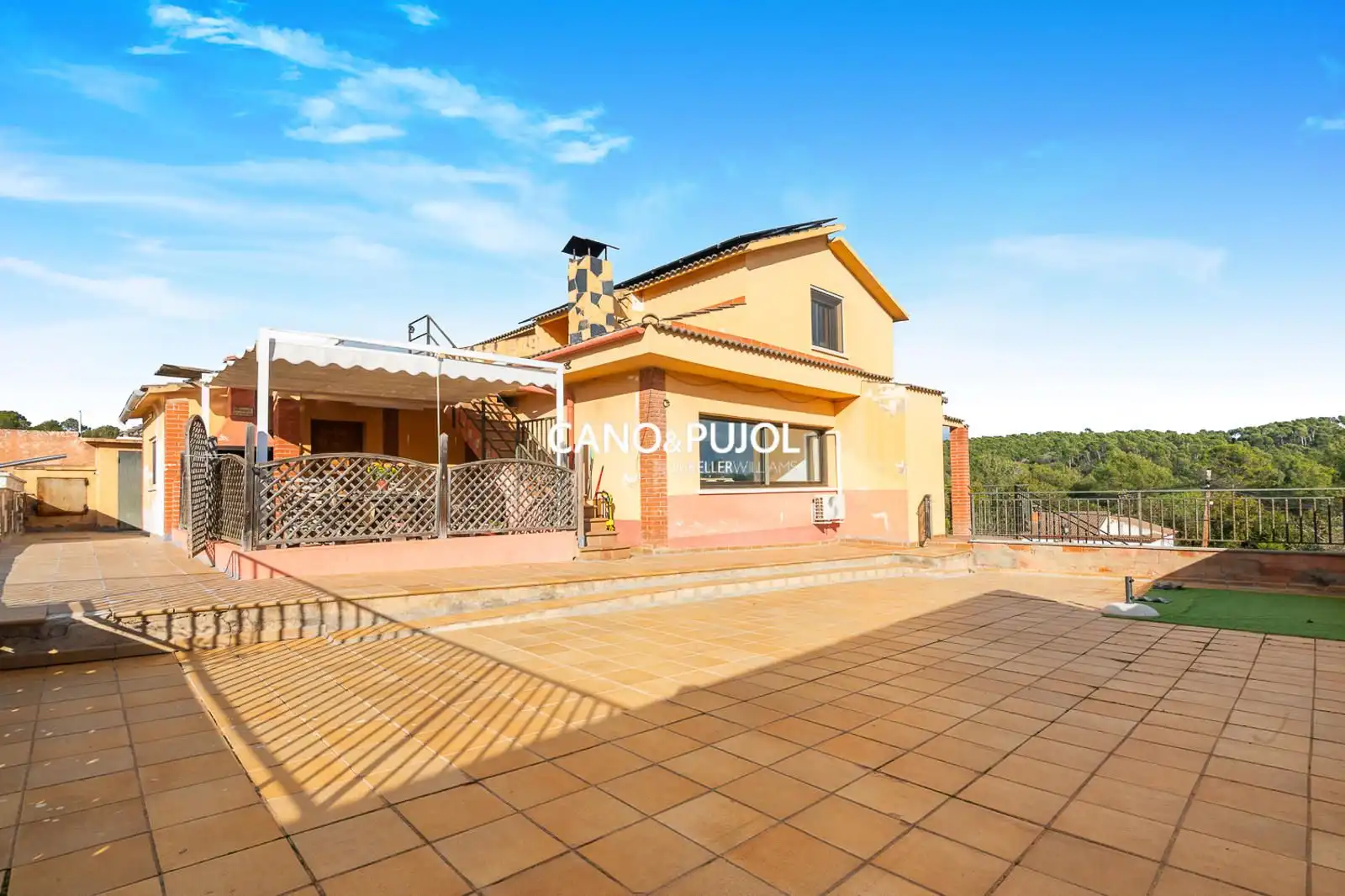 Vista exterior de Casa o chalet en venta en Lliçà d'Amunt con Aire acondicionado, Calefacción y Terraza