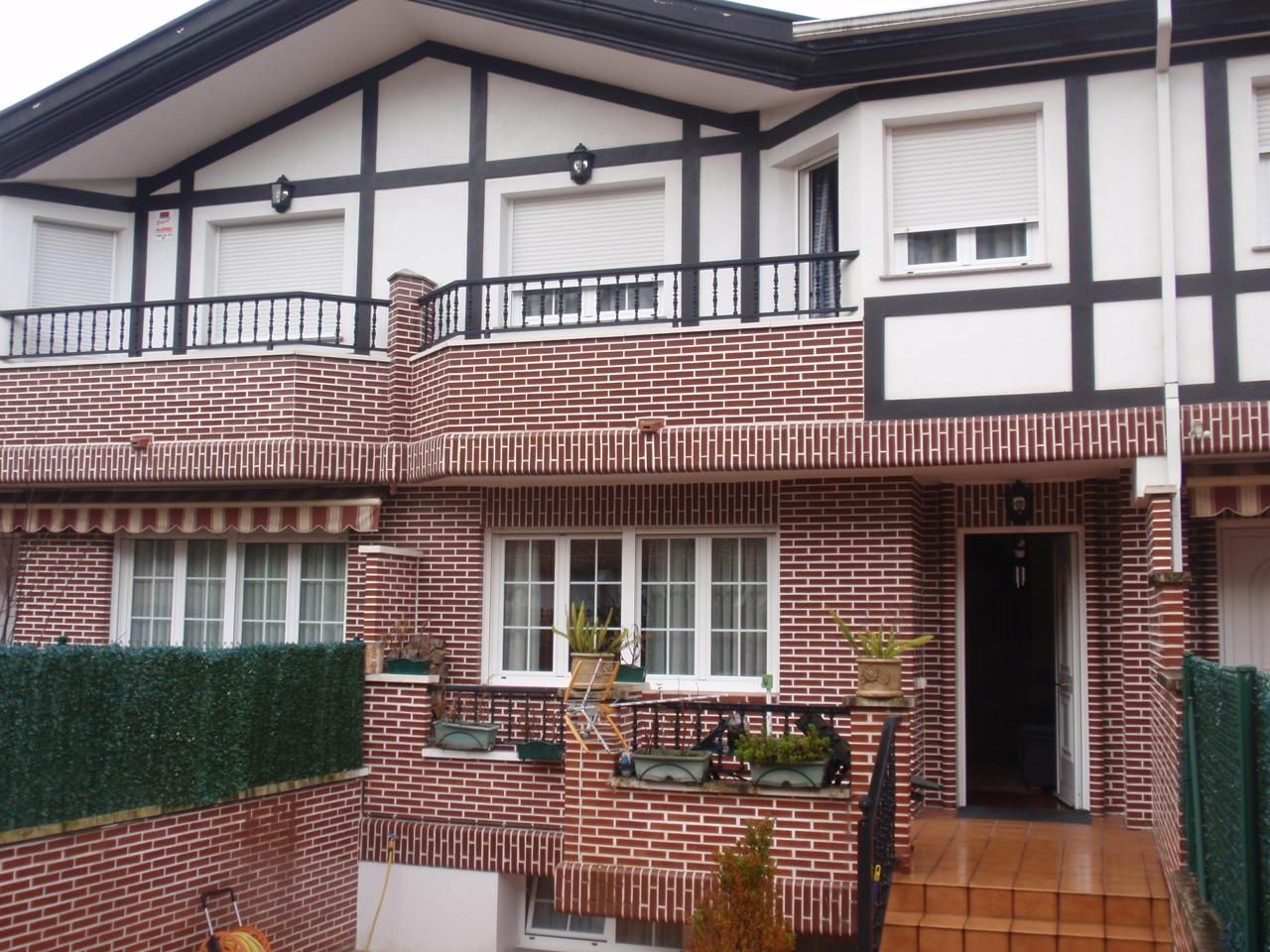 Vista exterior de Casa o xalet en venda en Durango amb Terrassa