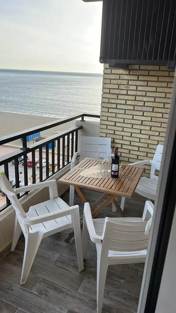 Appartement compact avec terrasse à louer à Paseo Marítimo Rey de España, imagen 3