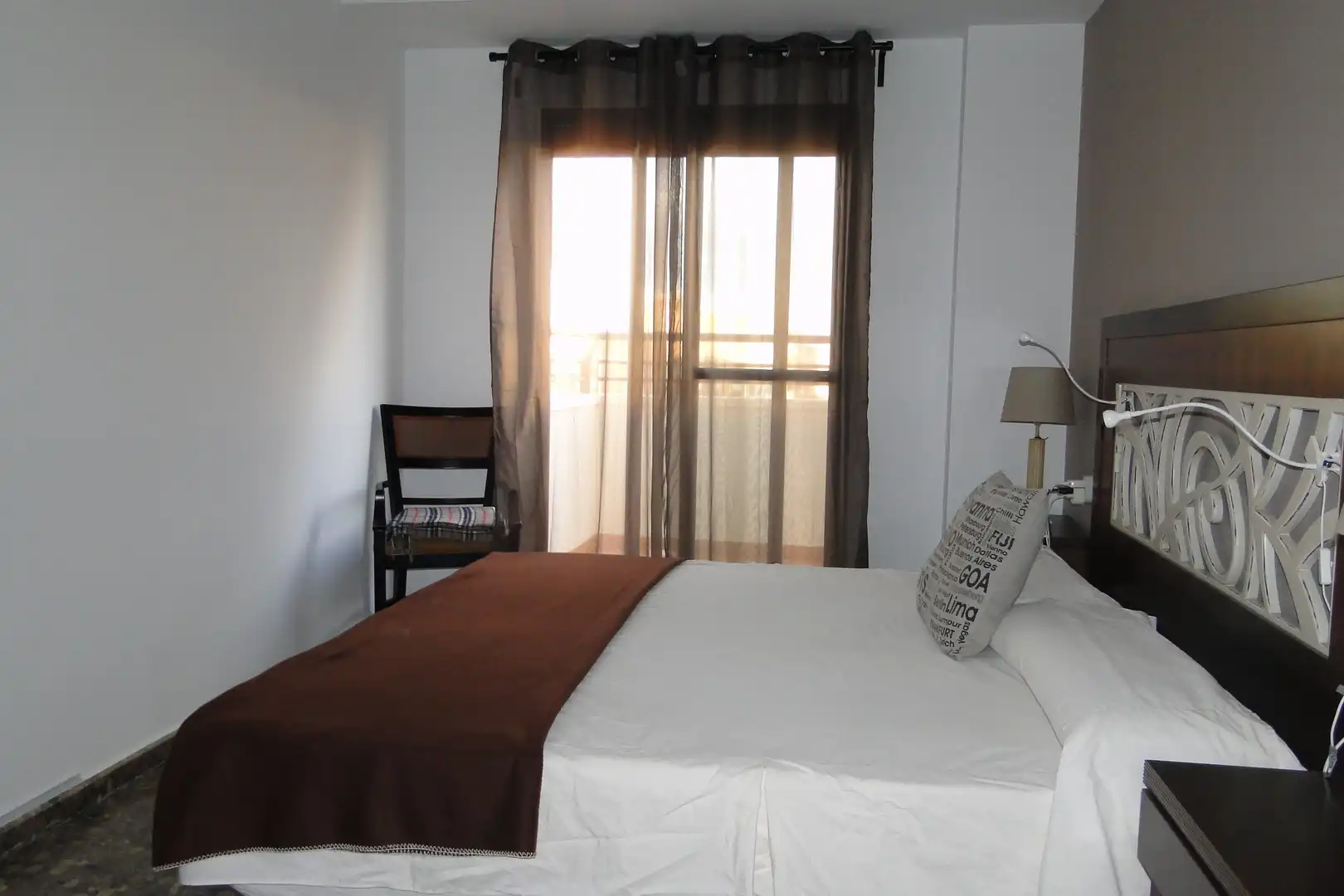 Schlafzimmer von Dachboden zum Verkauf in Sueca mit Abstellraum
