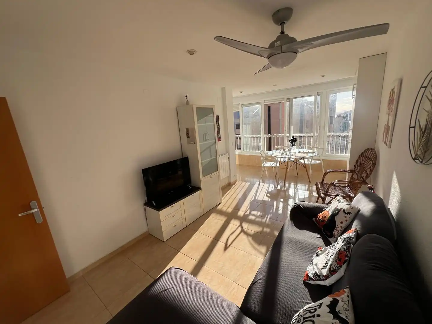 Sala d'estar de Pis en venda en Benidorm amb Piscina comunitària