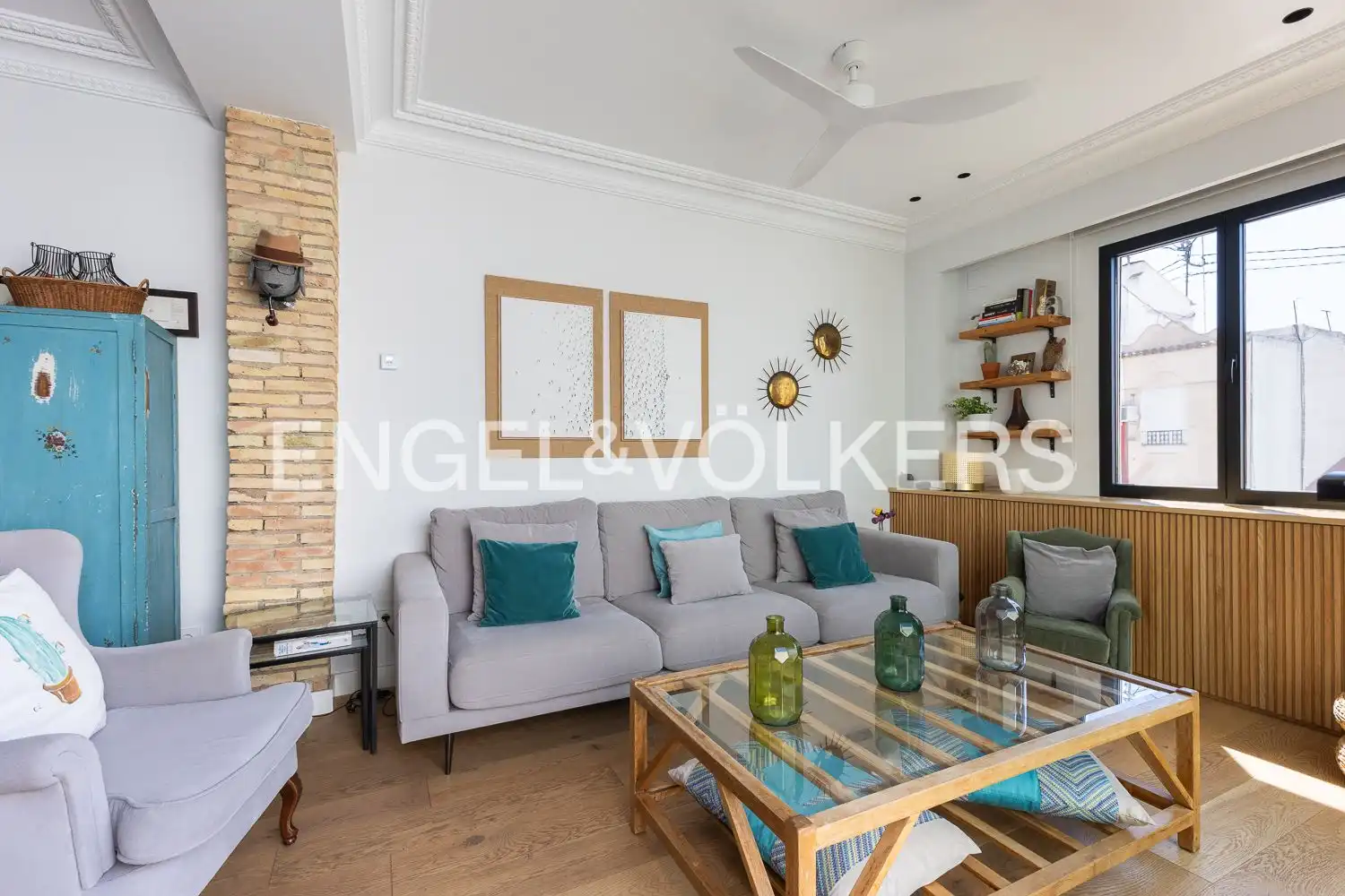 Living room of Attic for sale in Valencia  with Air Conditioner, Heating and Terrace