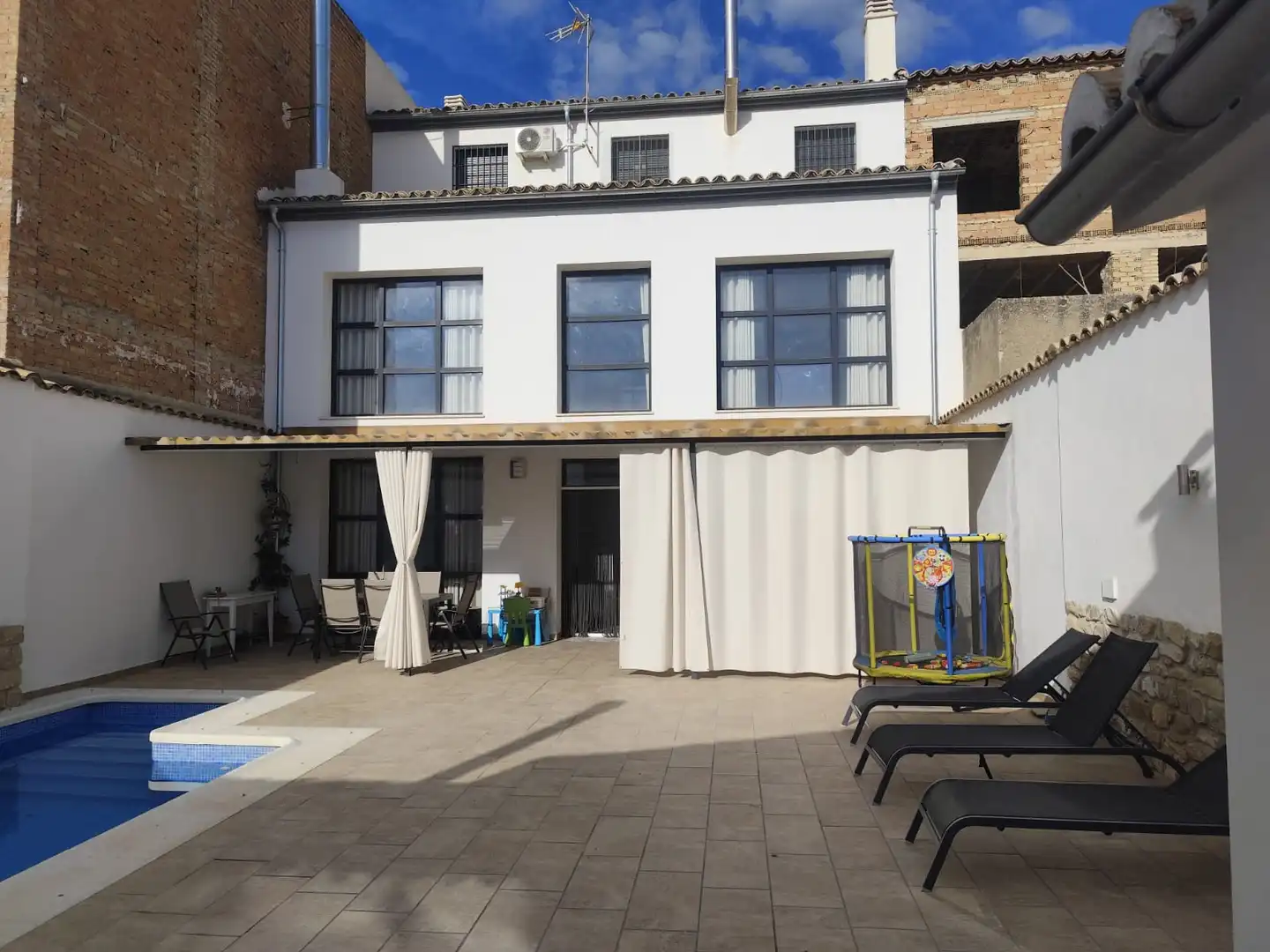 Exterior view of Houses for sale in Úbeda  with Air Conditioner, Heating and Parquet flooring