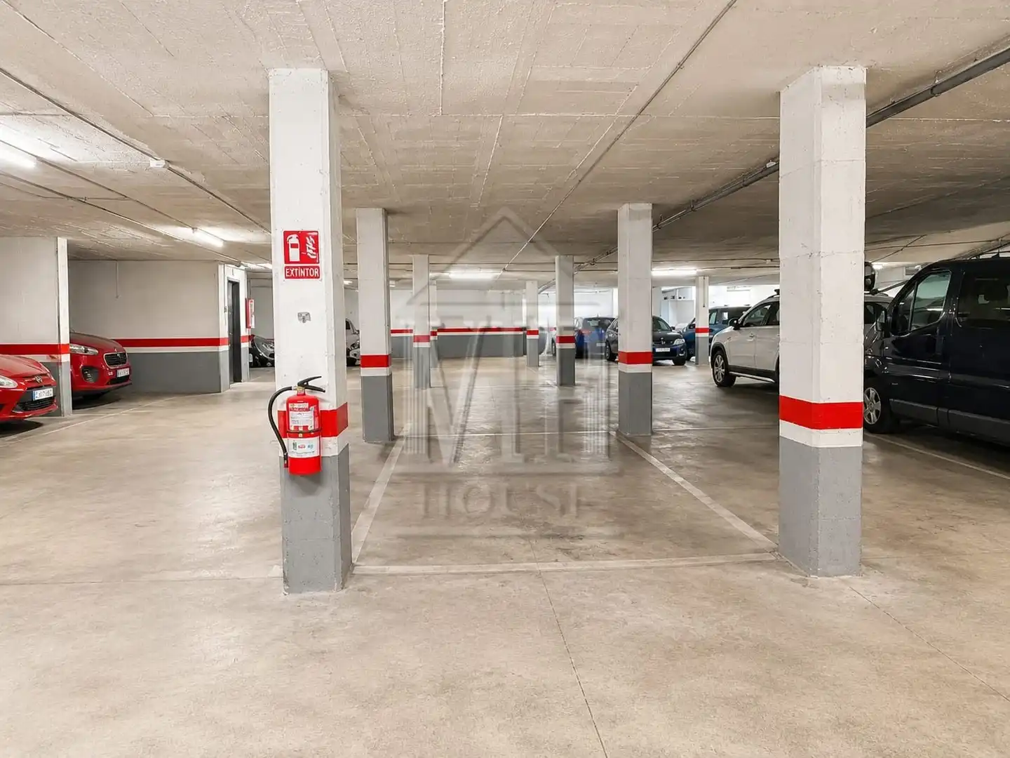 Parking de Piso en venta en Badalona con Aire acondicionado, Calefacción y Parquet