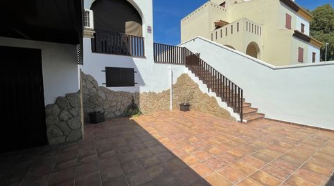 ESPECTACULAR PAREADO CON AMPLIOS DORMITORIOS , GRANDES PATIOS Y SÓTANO ACONDICIONADO CON MUCHAS POSIBILIDADES, imatge 3
