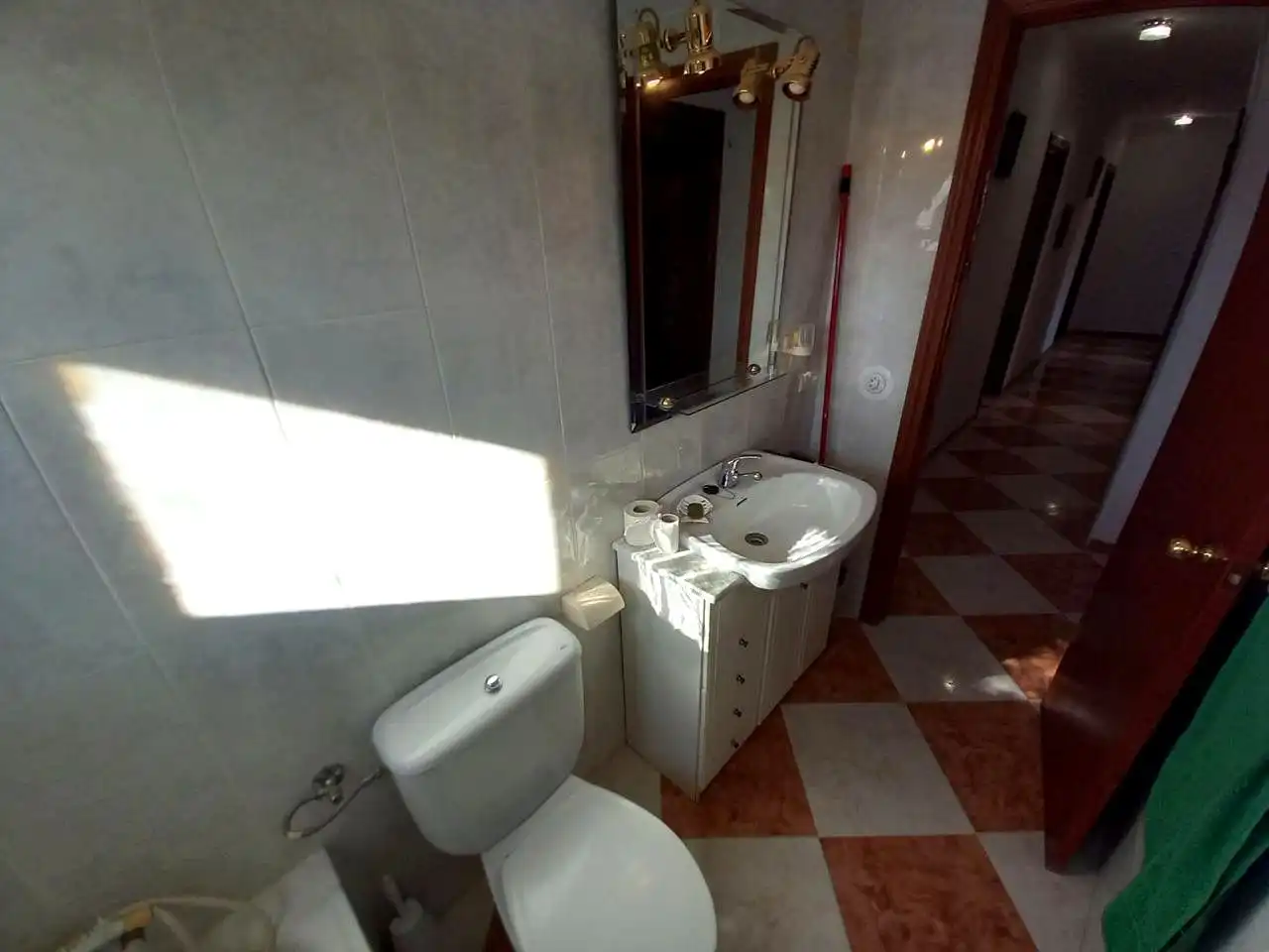 Baño de Casa o chalet en venta en Codo con Jardín privado, Trastero y Balcón