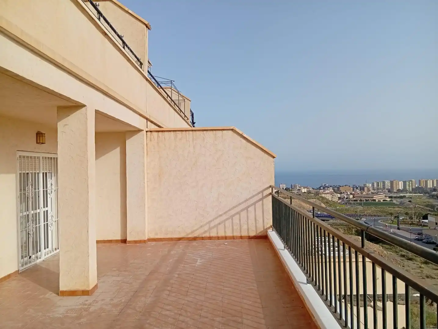 Terrasse von Wohnungen zum Verkauf in Roquetas de Mar mit Gemeinschaftspool