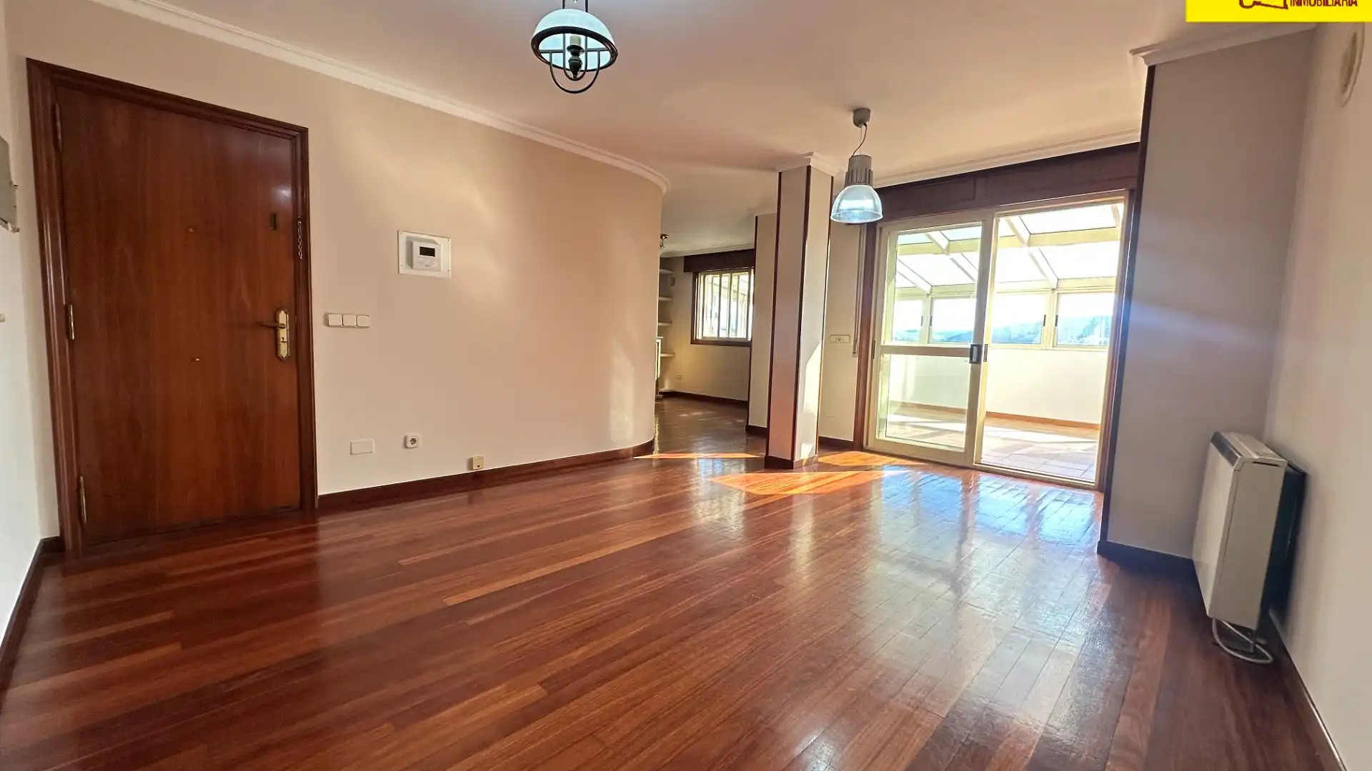 Living room of Flat for sale in Santiago de Compostela   with Heating, Terrace and Storage room