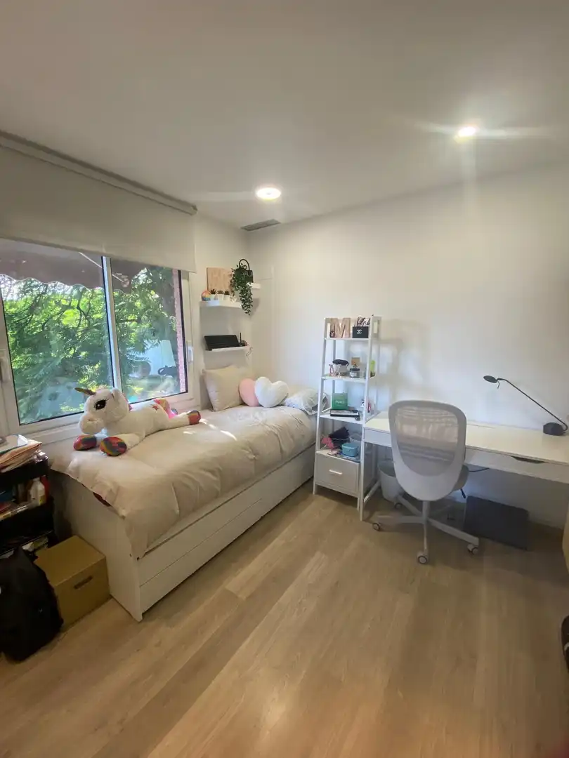 Schlafzimmer von Haus oder Chalet zum Verkauf in Sant Vicenç de Montalt mit Klimaanlage, Heizung und Privatgarten