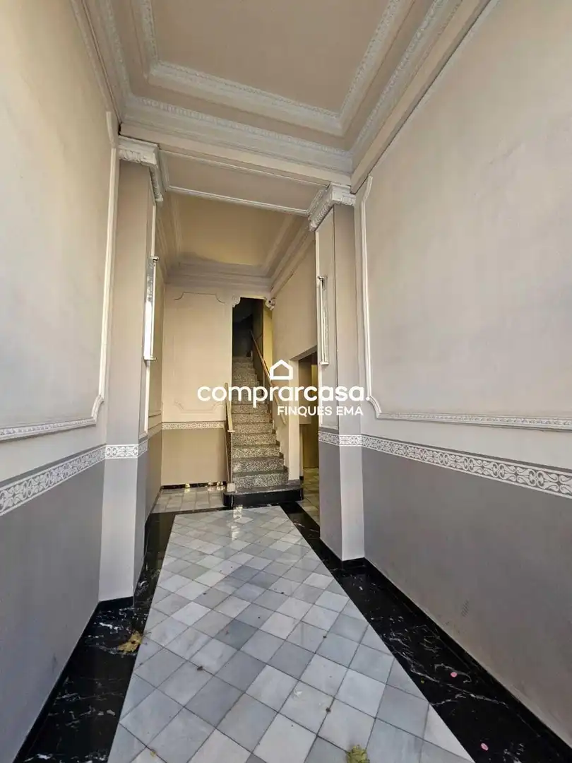 Piso en venta en Barcelona con Balcón